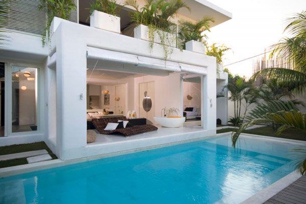 Къща на о-в Бали с басейн
